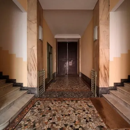 Piazza Piola Apartment *
