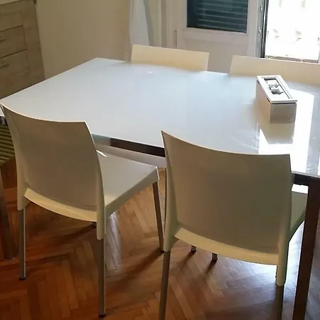 Piazza Piola Apartment